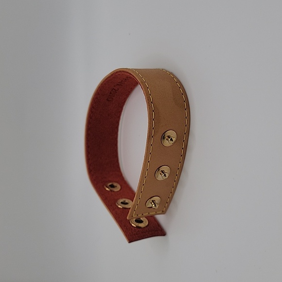 LV LEATHER BRACELET - Picture 4 of 6